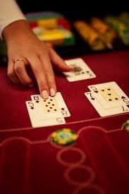 Tampilan permainan Bingo di aplikasi mobile baruna toto dengan kartu bingo yang jelas dan nomor yang diundi